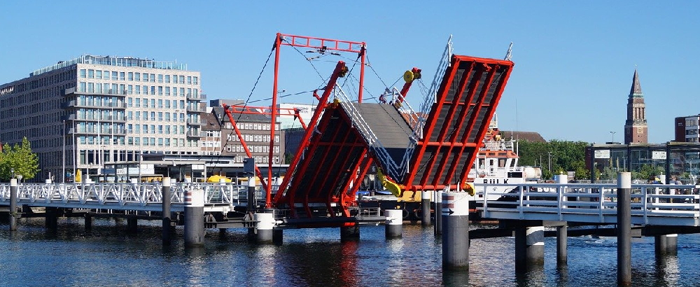 Start des Fördewanderwegs an der Kieler Hörnbrücke